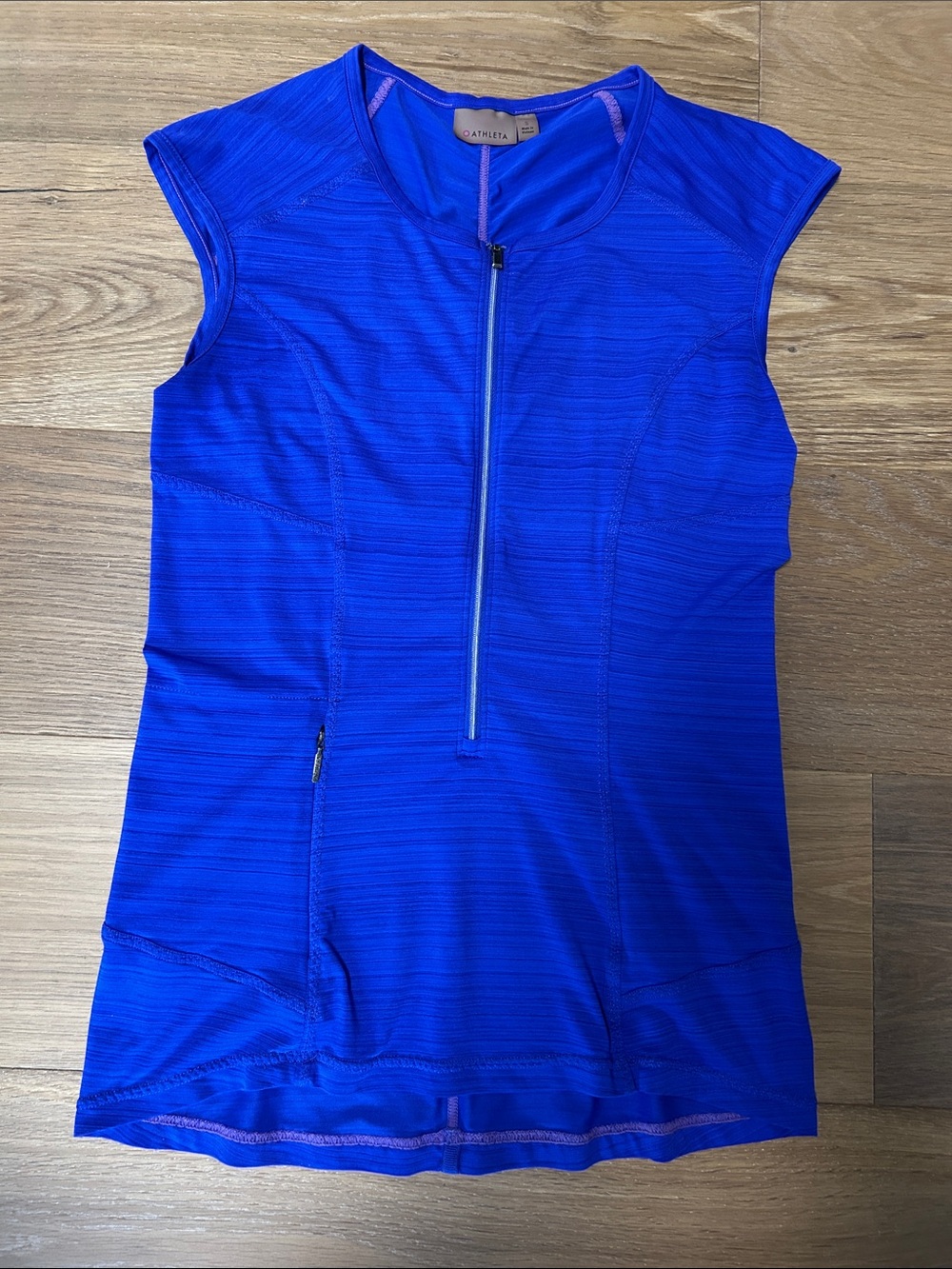 Athleta Pacifica contour tank top in vibrant blue size M like new